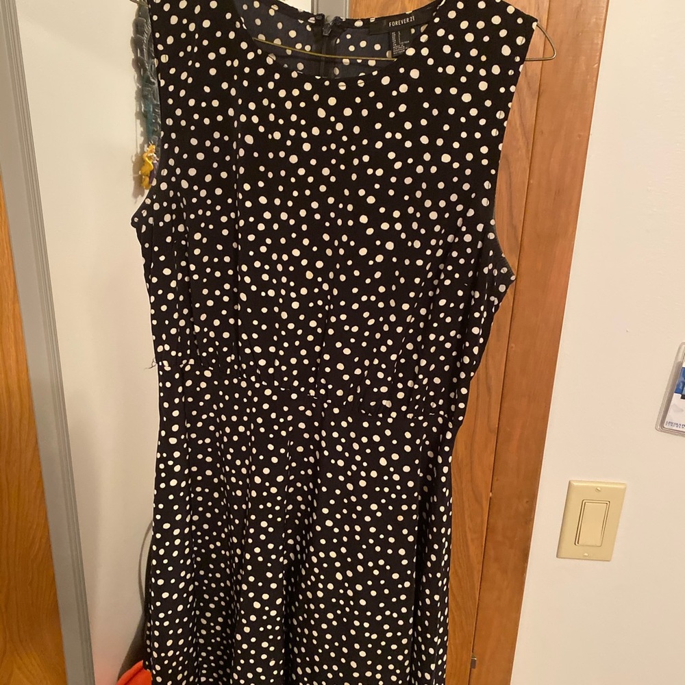 Black and white polka dot dress!